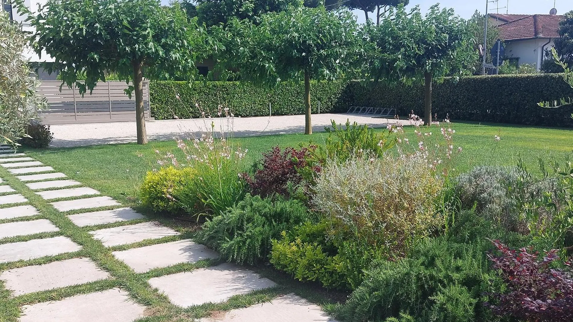Slowersilia Bed And Breakfast Lido di Camaiore Alojamento de Acomodação e Pequeno-almoço