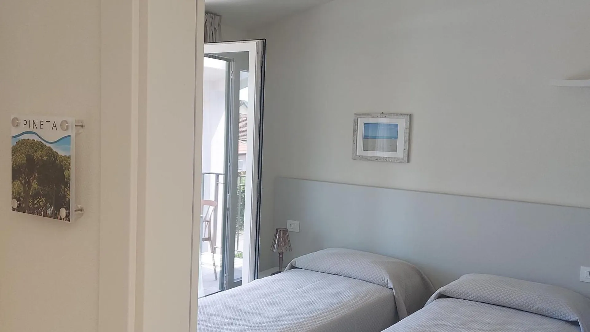 Slowersilia Bed And Breakfast Lido di Camaiore Alojamento de Acomodação e Pequeno-almoço